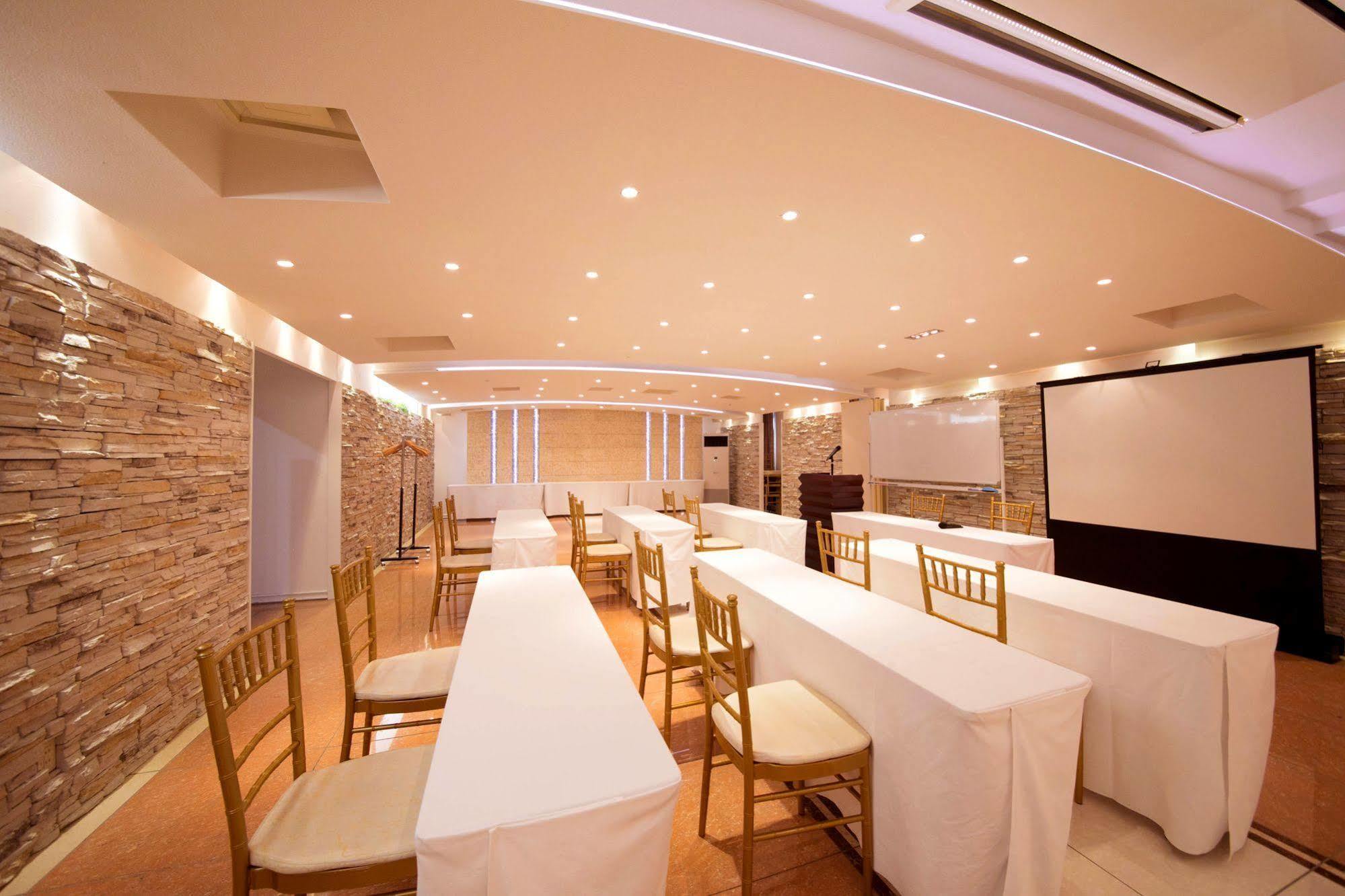 Mito Hotel Season Exterior photo